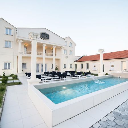 Villa Palace Novi Sad Esterno foto