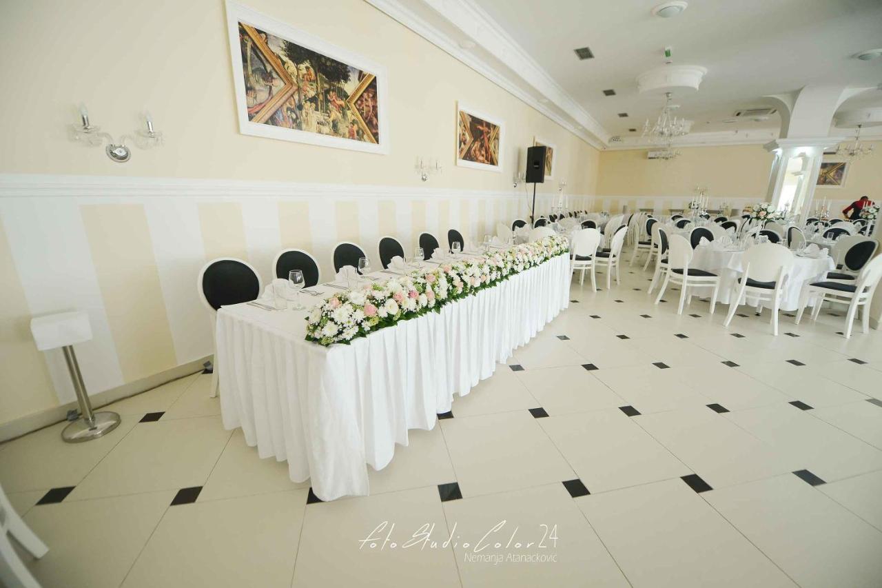 Villa Palace Novi Sad Esterno foto