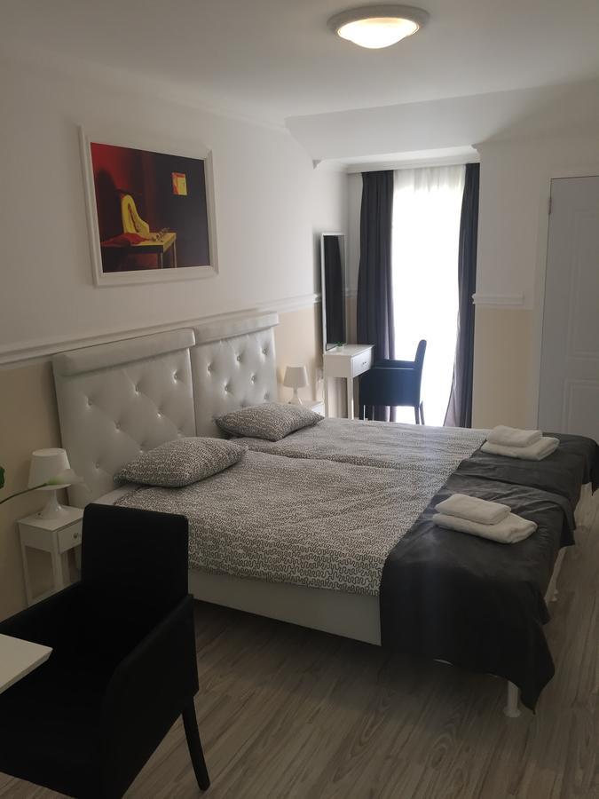 Villa Palace Novi Sad Esterno foto