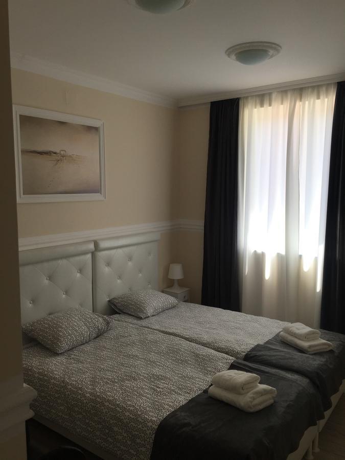 Villa Palace Novi Sad Esterno foto